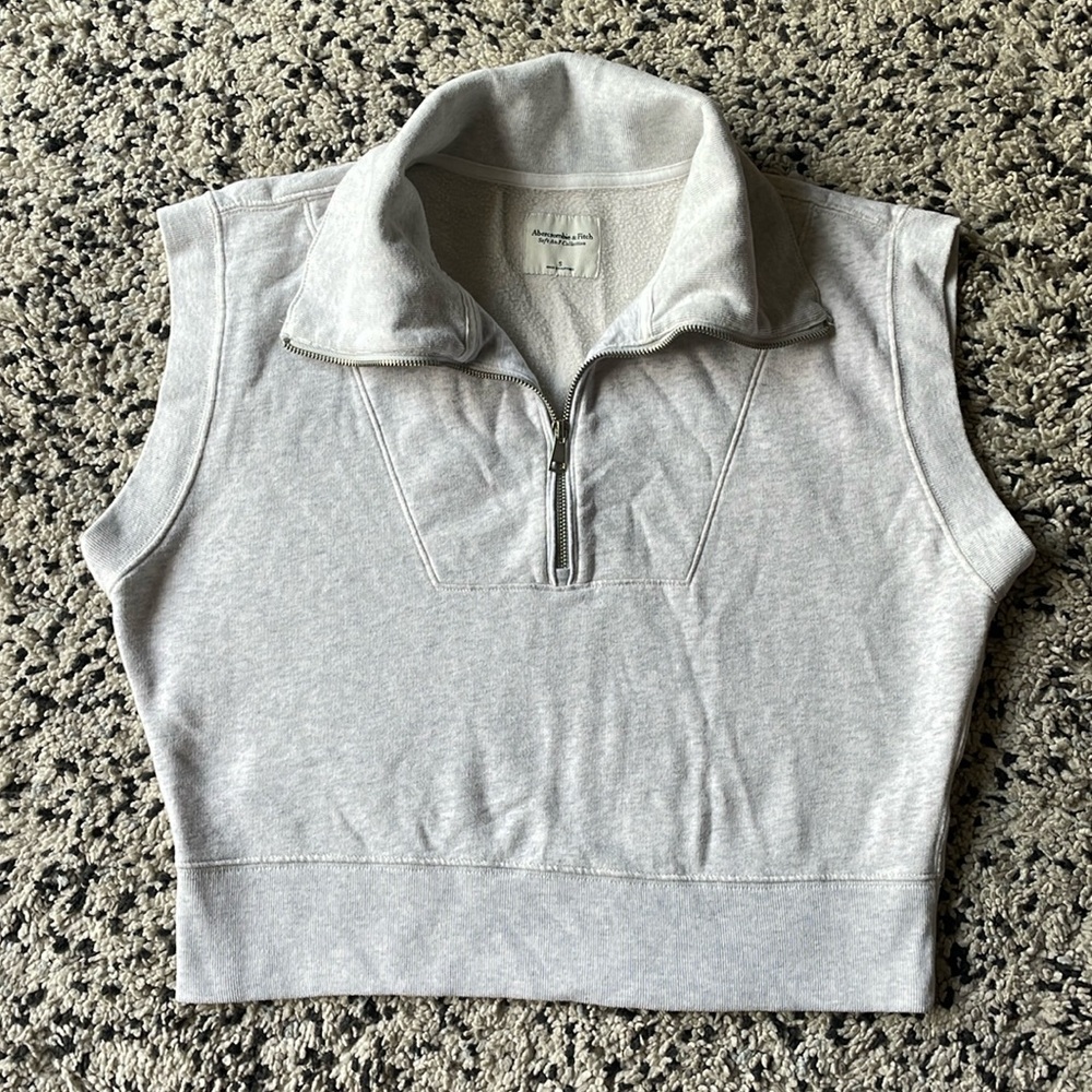 Abercrombie & Fitch Soft A&F Collection Half Zip—Small, Light Gray